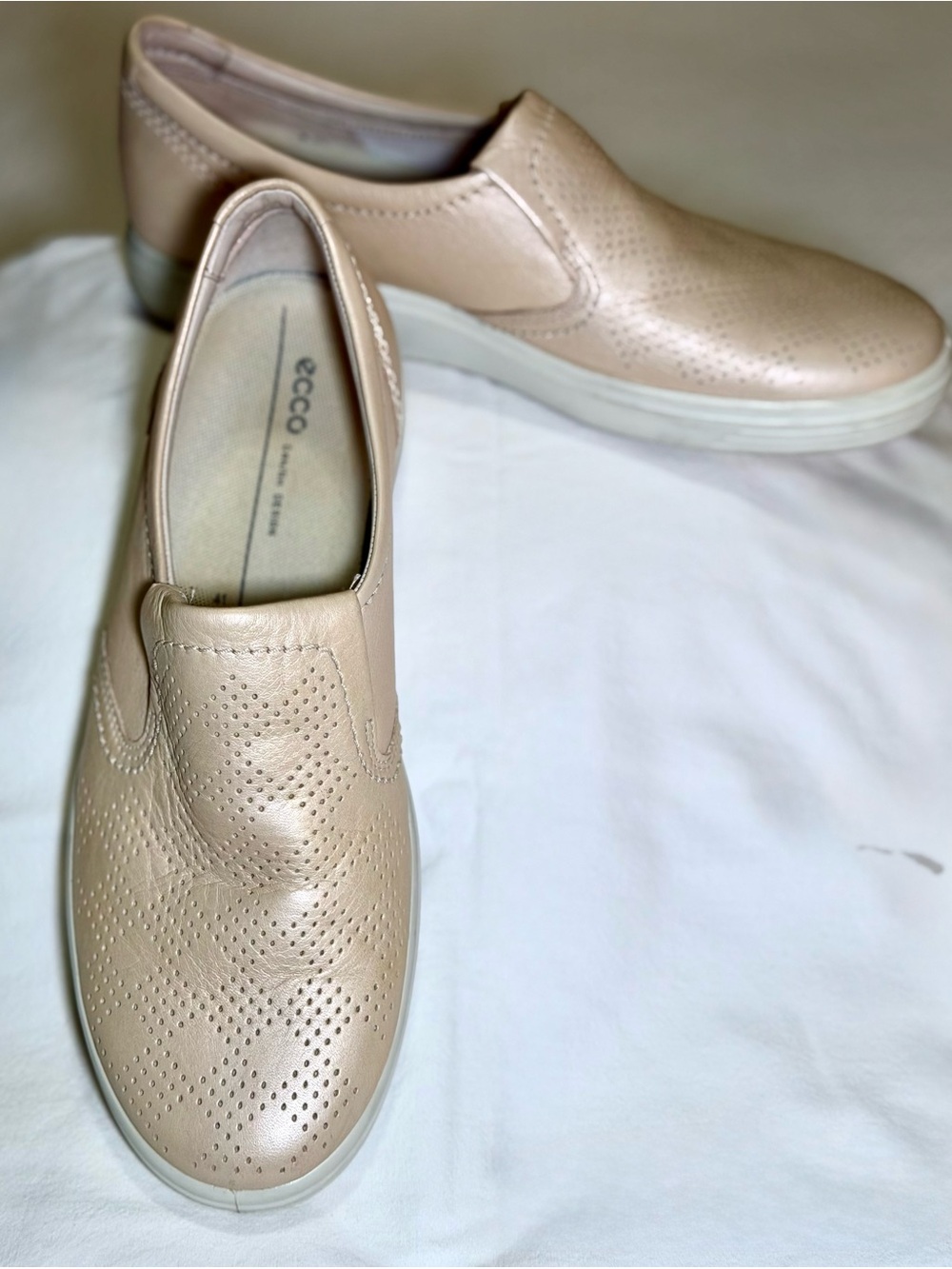 ECCO Soft 7 Loafers, EU41/US 10-10.5, Cream Vanilla Metallic Leather, EUC